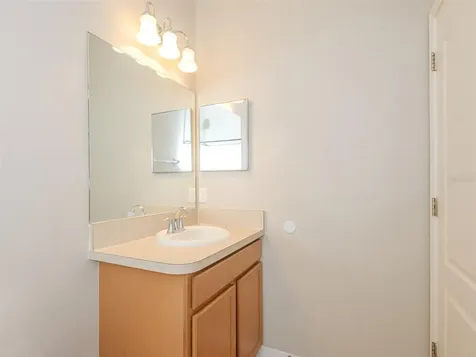8008 Alamosa Wood Avenue Ruskin FL 33573
