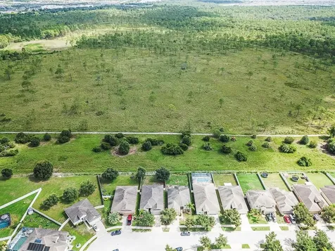 8008 Alamosa Wood Avenue Ruskin FL 33573