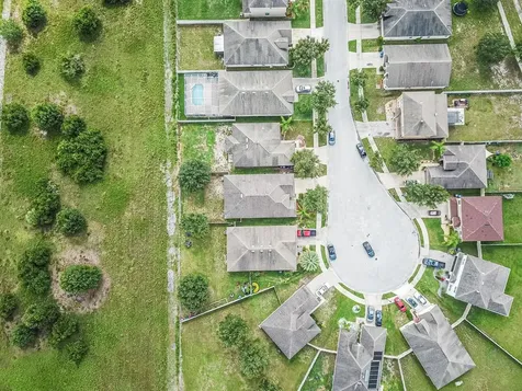 8008 Alamosa Wood Avenue Ruskin FL 33573