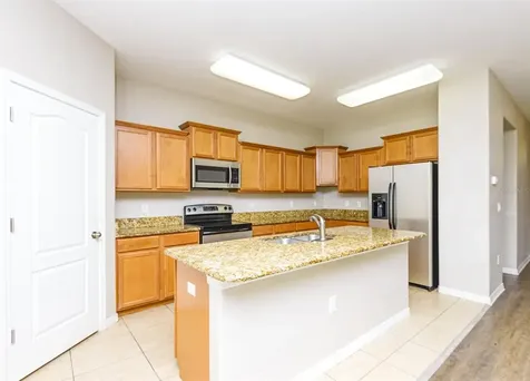 8008 Alamosa Wood Avenue Ruskin FL 33573