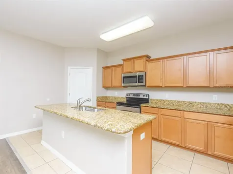 8008 Alamosa Wood Avenue Ruskin FL 33573