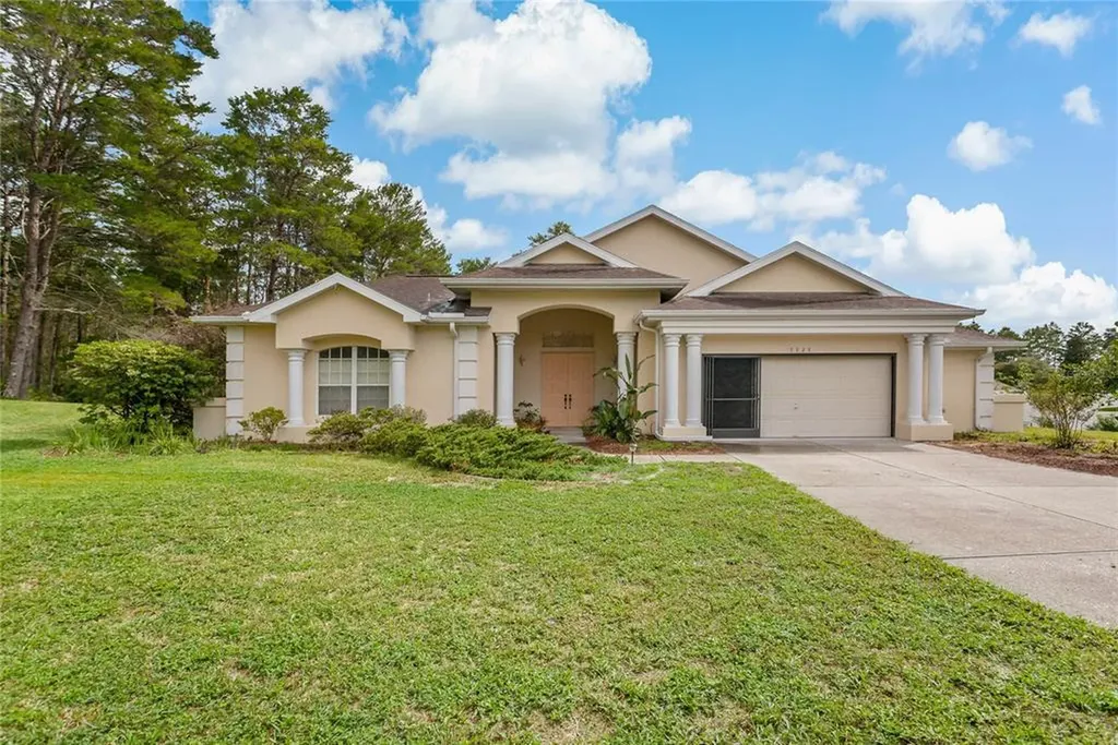 9525 Whisper Ridge Trail Weeki Wachee FL 34613
