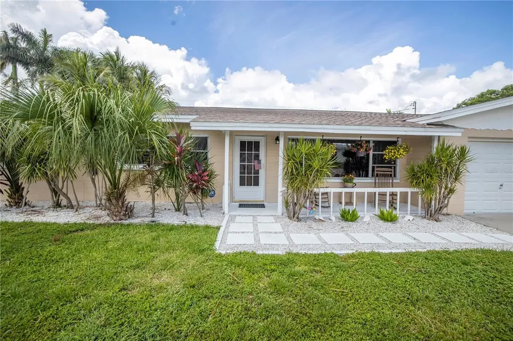 6923 Grande Vista Way S South Pasadena FL 33707