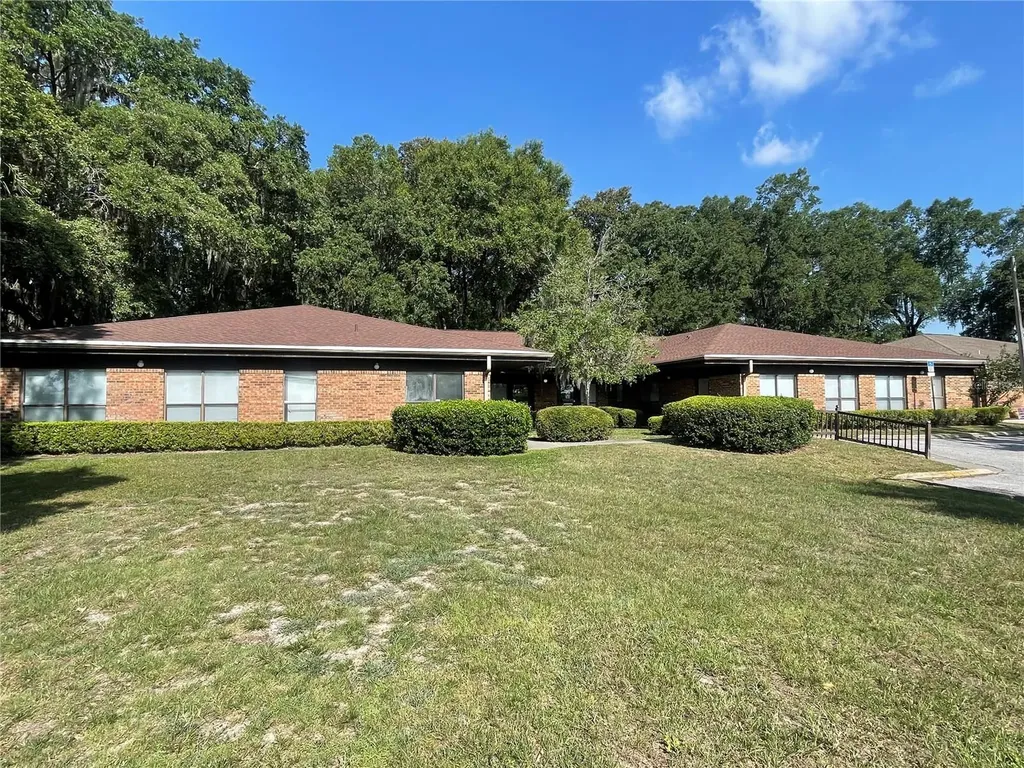 10252 SE Us Highway 441 Belleview FL 34420