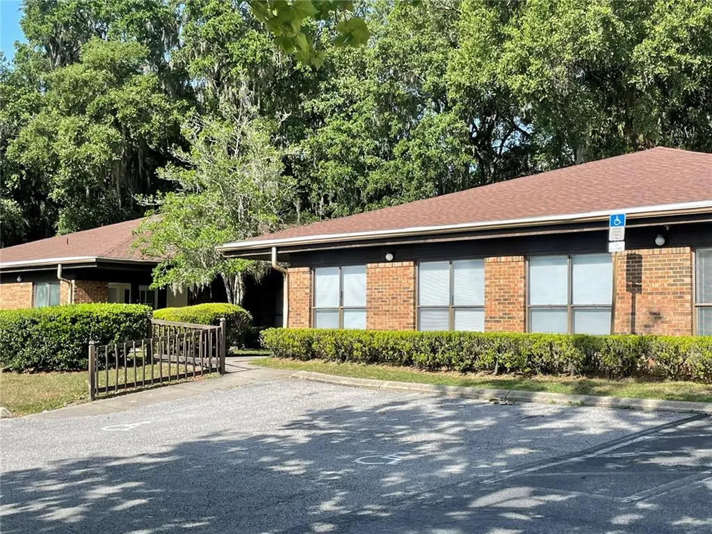 10252 SE Us Highway 441 Belleview FL 34420