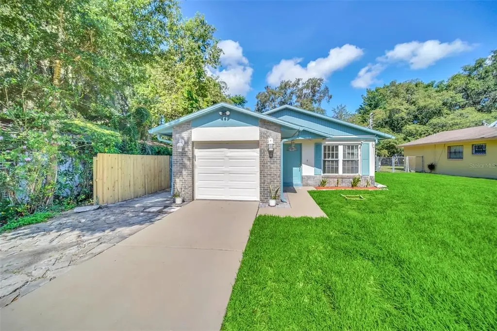 1014 Charles Street Orlando FL 32808