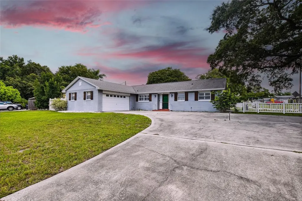 1425 S Hillcrest Avenue Clearwater FL 33756