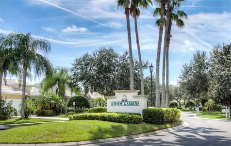 6939 Lennox Place University Park FL 34201