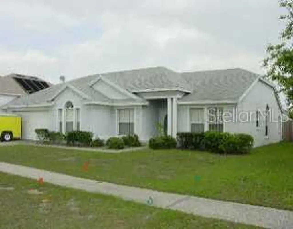 2937 Pembridge Street Kissimmee FL 34747