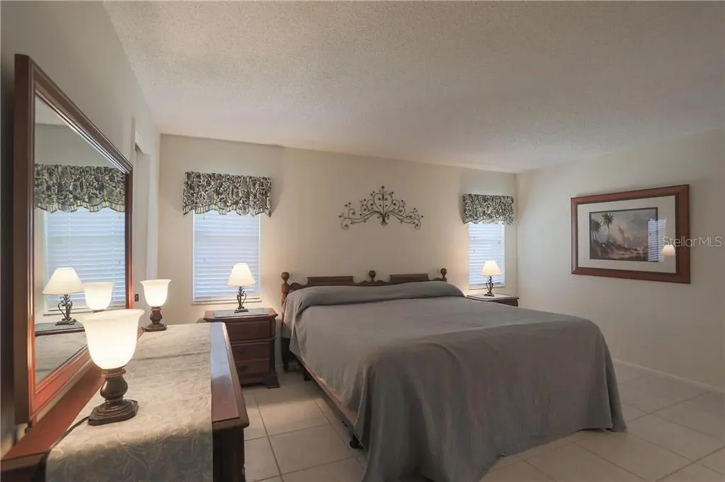 6986 W Country Club Drive N Sarasota FL 34243
