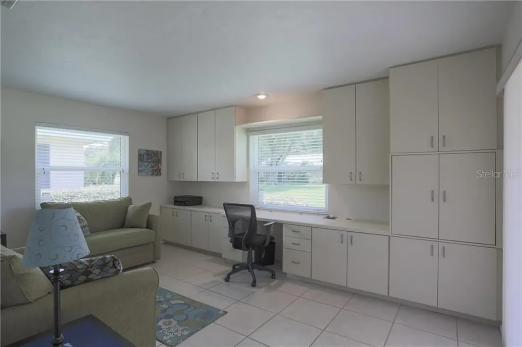 6986 W Country Club Drive N Sarasota FL 34243