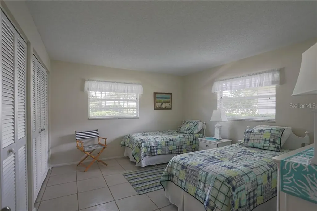 6986 W Country Club Drive N Sarasota FL 34243