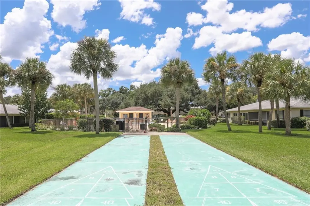 6986 W Country Club Drive N Sarasota FL 34243