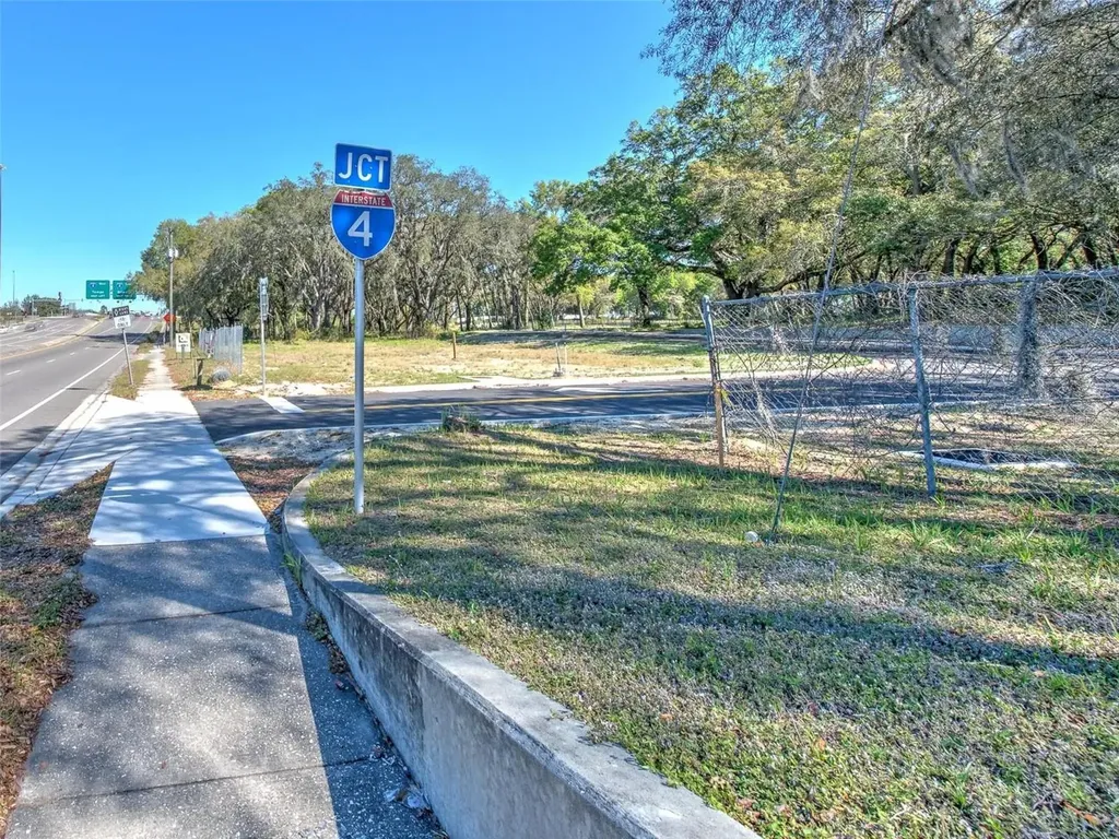 6011 County Road 579 Seffner FL 33584
