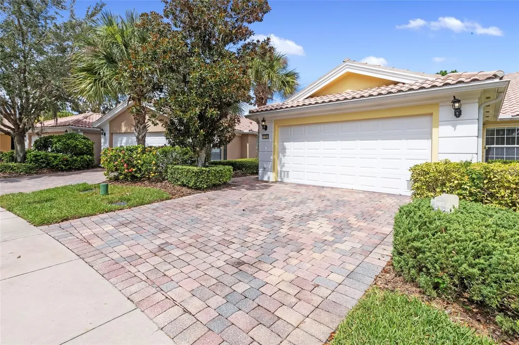 11804 Astilbe Drive Orlando FL 32827