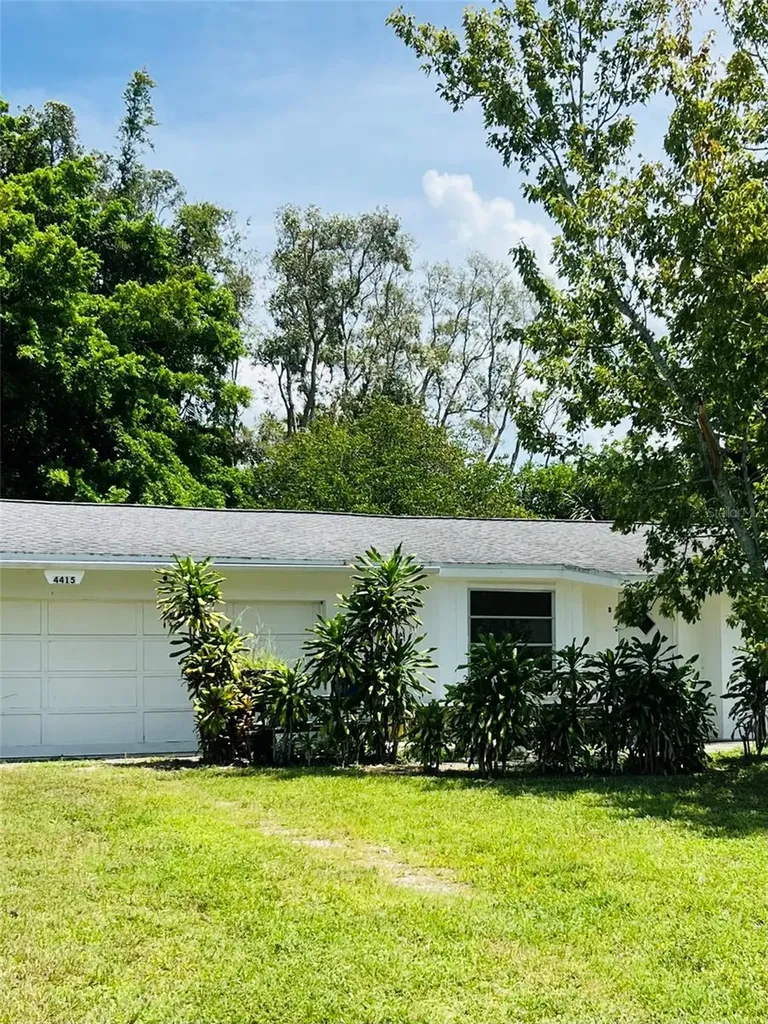 4415 101st Street W Bradenton FL 34210