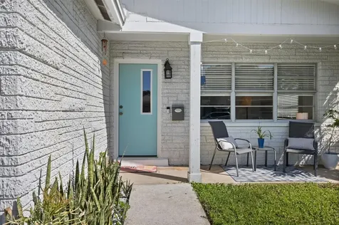 1867 Mississippi Avenue NE St Petersburg FL 33703