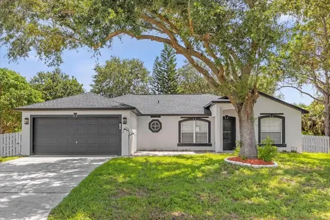 1367 Stuttgart Avenue NW Palm Bay FL 32907