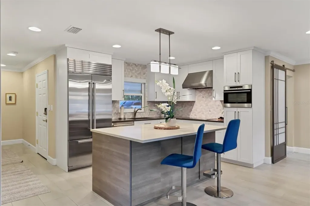 1900 Benjamin Franklin Drive Sarasota FL 34236
