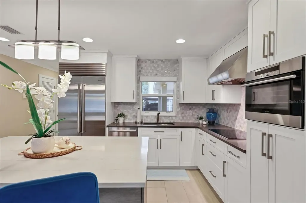 1900 Benjamin Franklin Drive Sarasota FL 34236