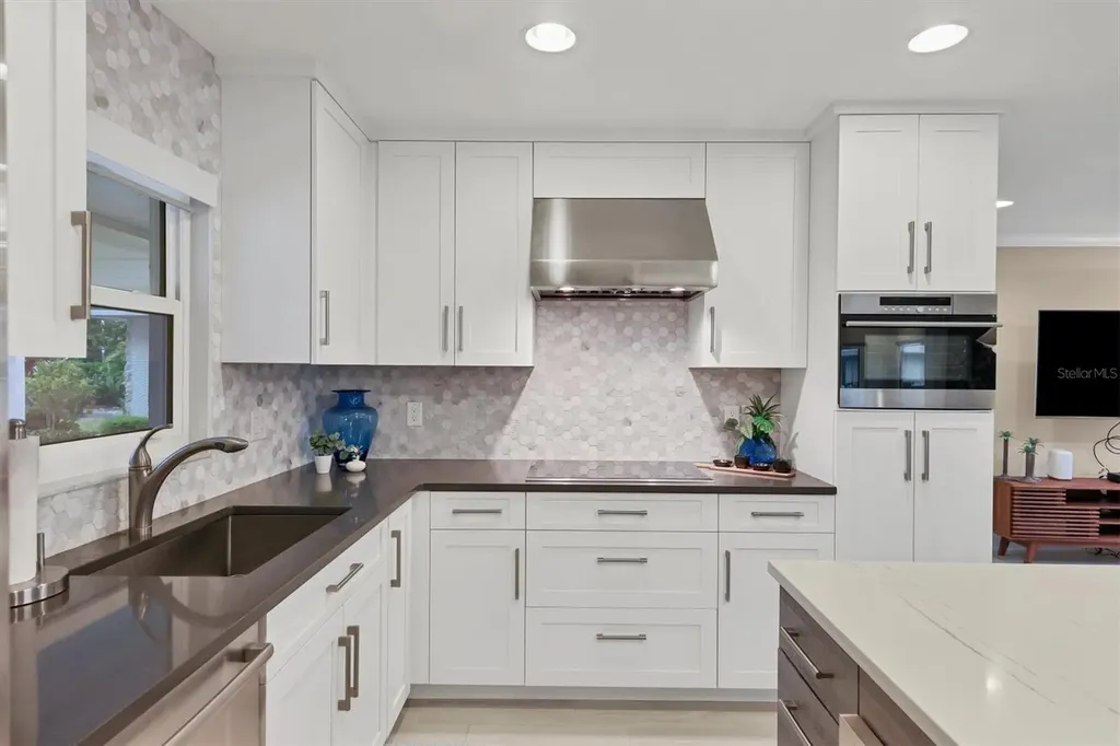 1900 Benjamin Franklin Drive Sarasota FL 34236