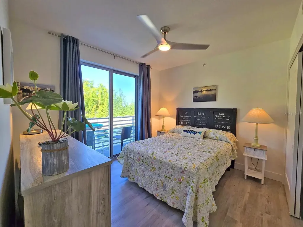 1709 N Tamiami Trail Sarasota FL 34234