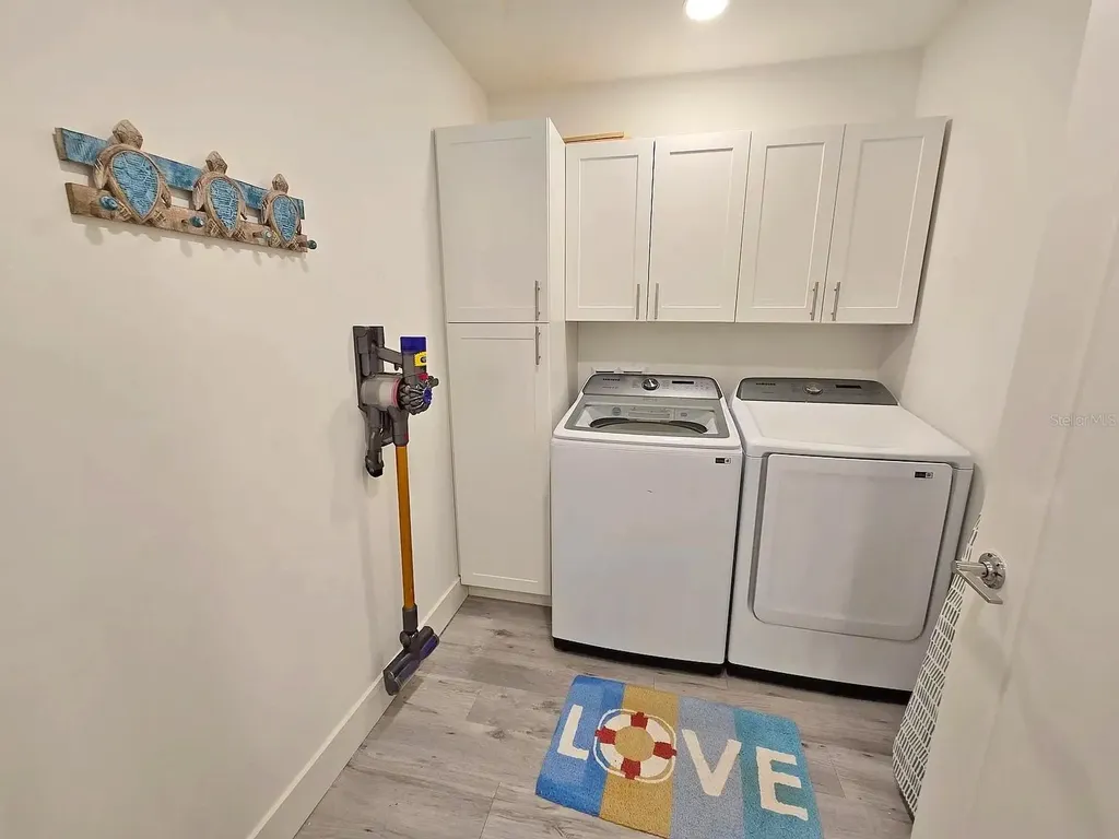 1709 N Tamiami Trail Sarasota FL 34234