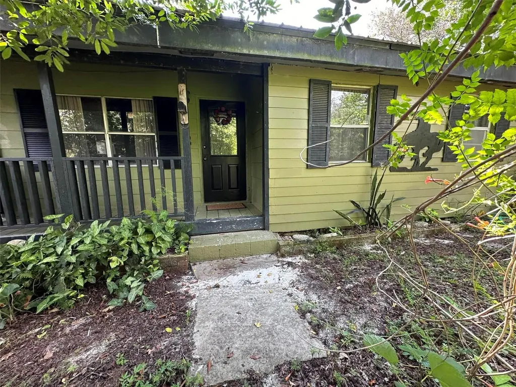 42225 Saint Claire Lake Drive Deland FL 32720