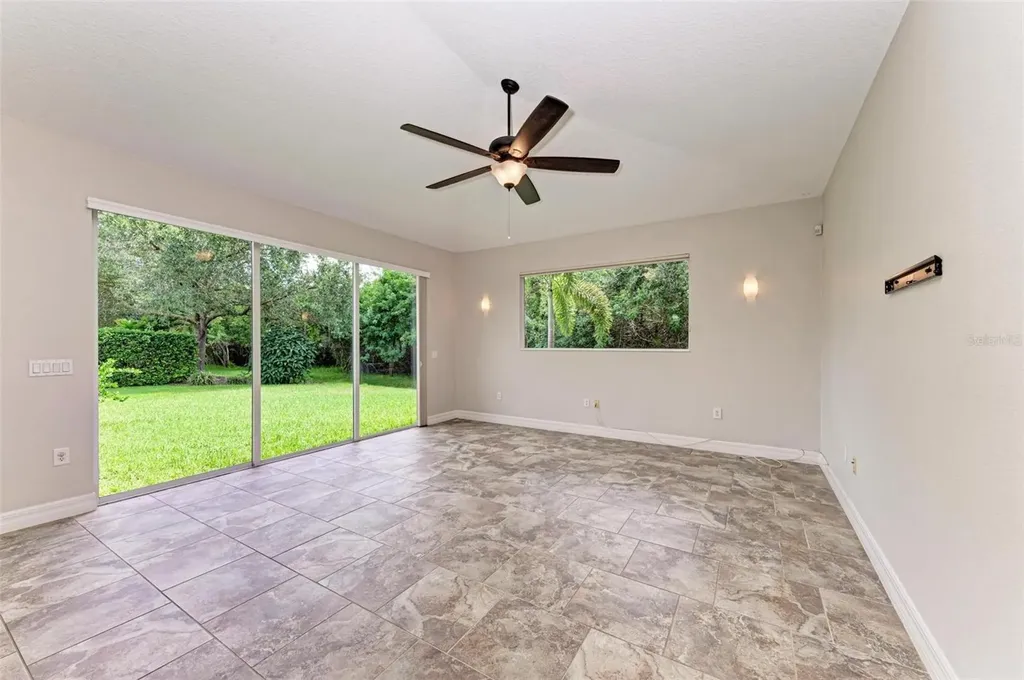337 Snapdragon Loop Bradenton FL 34212