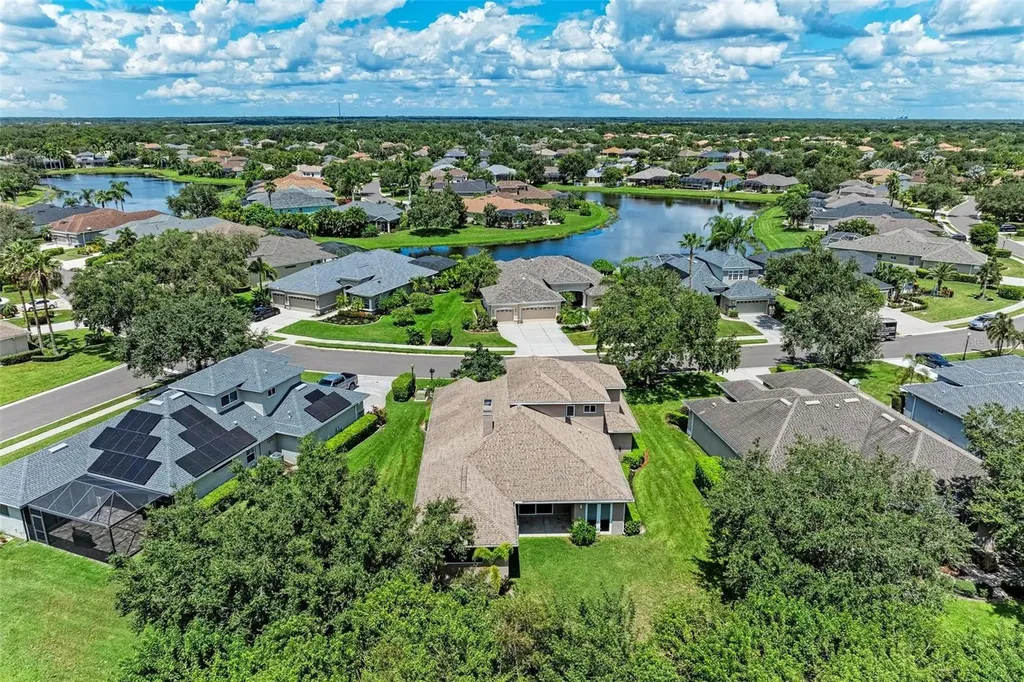 337 Snapdragon Loop Bradenton FL 34212