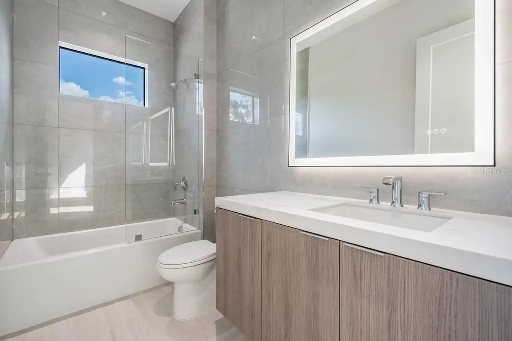 214 S Renellie Drive Tampa FL 33609