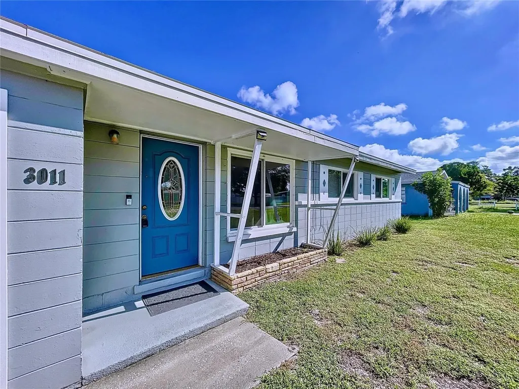 3011 52nd Avenue Drive W Bradenton FL 34207