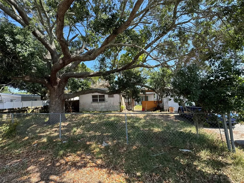 2108 30th Avenue W Bradenton FL 34205