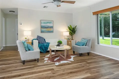 1301 76th Avenue N St Petersburg FL 33702