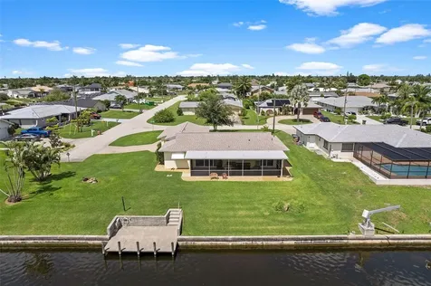 2929 SE 11th Avenue Cape Coral FL 33904