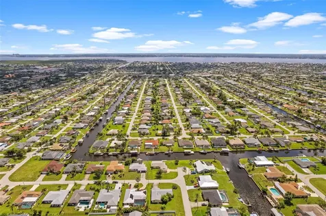 2929 SE 11th Avenue Cape Coral FL 33904