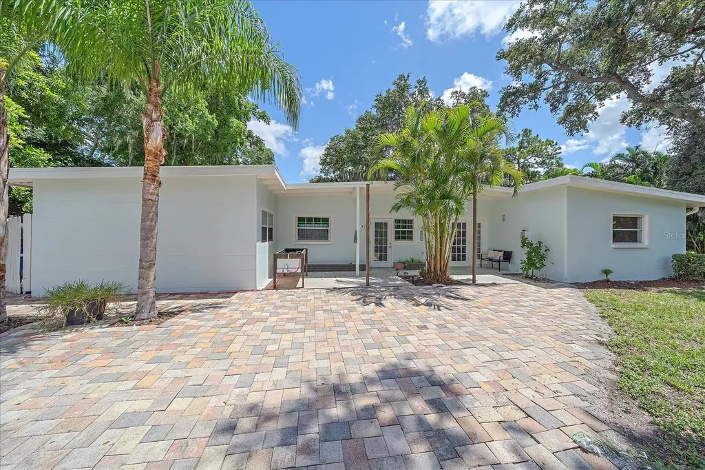 3939 Groveland Avenue Sarasota FL 34231