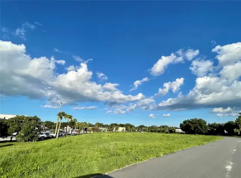 729 N 14th Street / Us Highway 27 Leesburg FL 34748