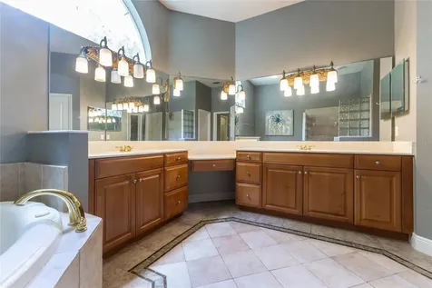 8864 SW 12th Road Gainesville FL 32607