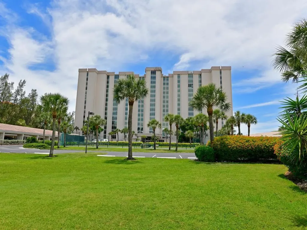 2425 Gulf Of Mexico Drive Longboat Key FL 34228