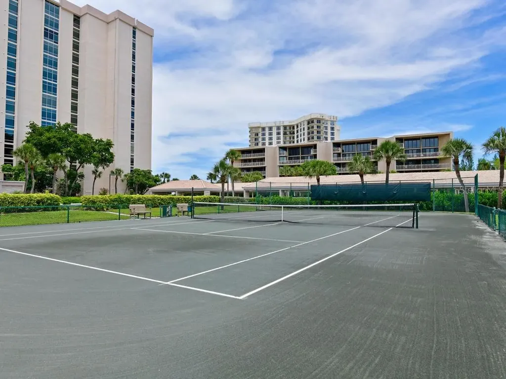 2425 Gulf Of Mexico Drive Longboat Key FL 34228