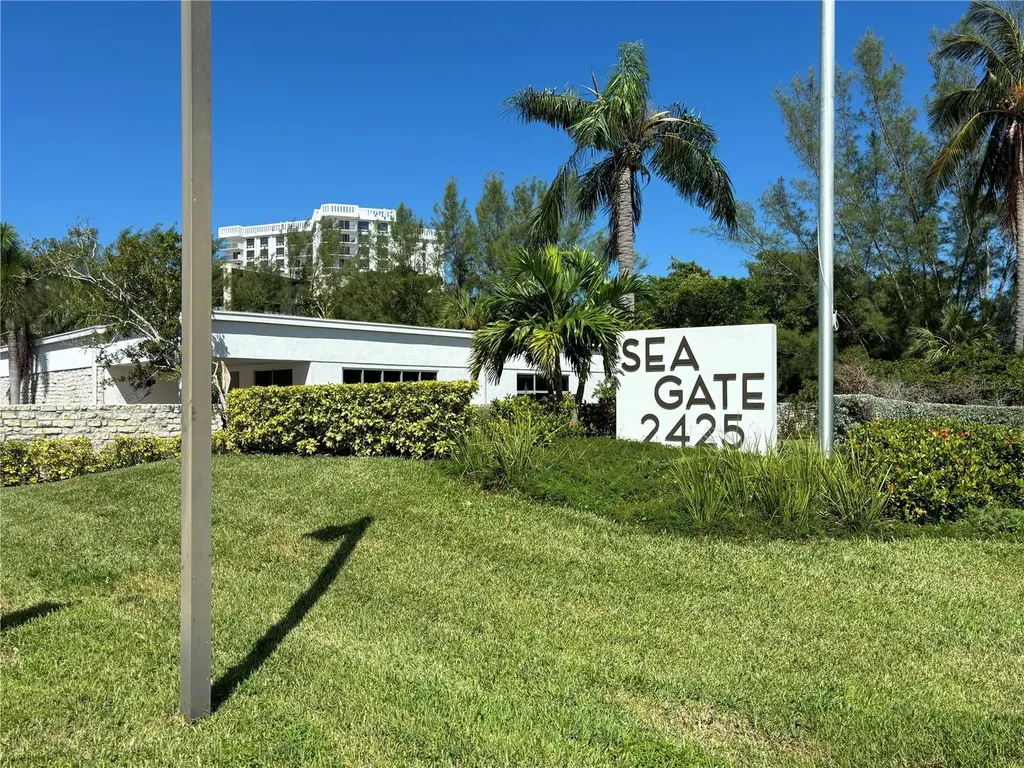 2425 Gulf Of Mexico Drive Longboat Key FL 34228