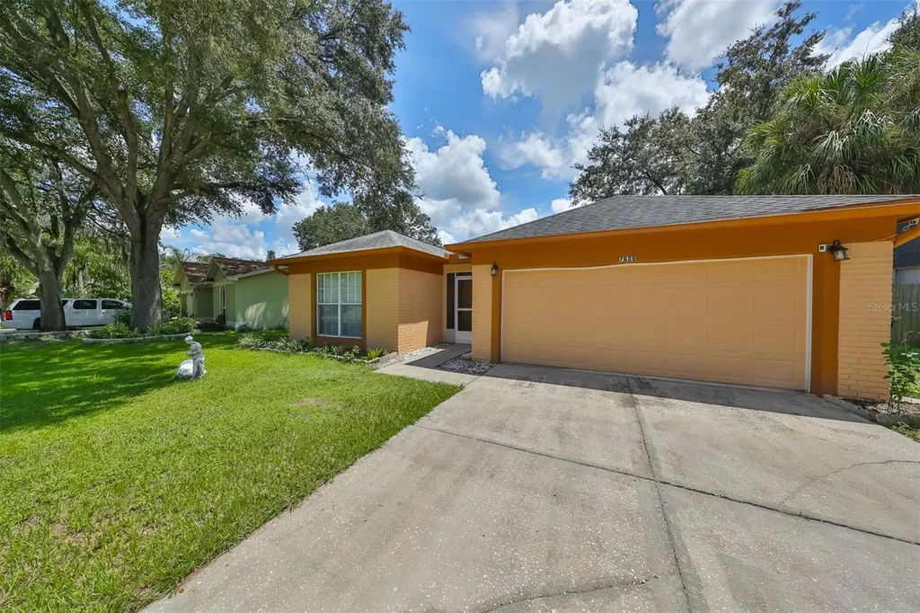 7605 Savannah Lane Tampa FL 33637