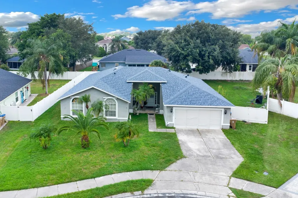 2912 Roxbury Court Kissimmee FL 34743