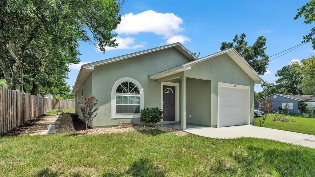 611 Ariana Avenue Auburndale FL 33823