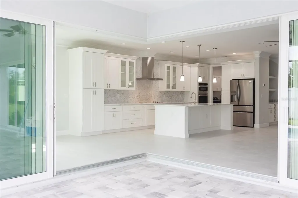 5240 Willow Lake Court Sarasota FL 34233