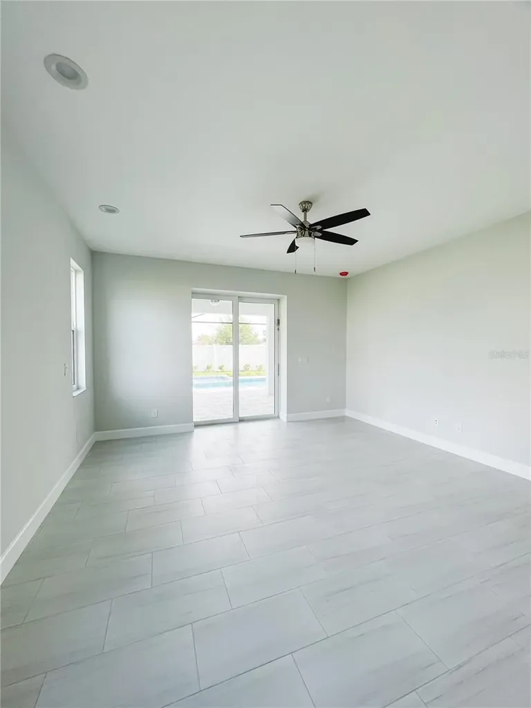 5240 Willow Lake Court Sarasota FL 34233