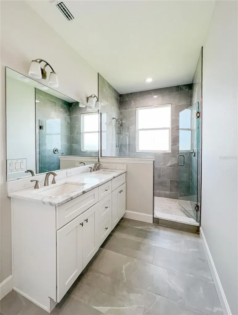 5240 Willow Lake Court Sarasota FL 34233