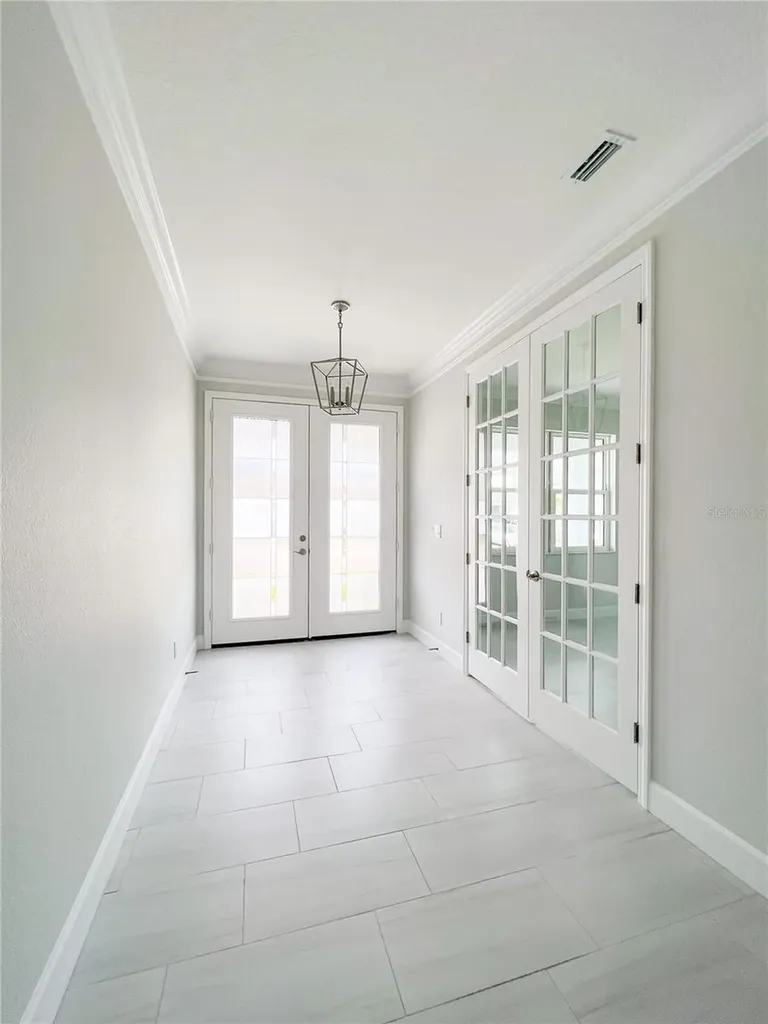 5240 Willow Lake Court Sarasota FL 34233