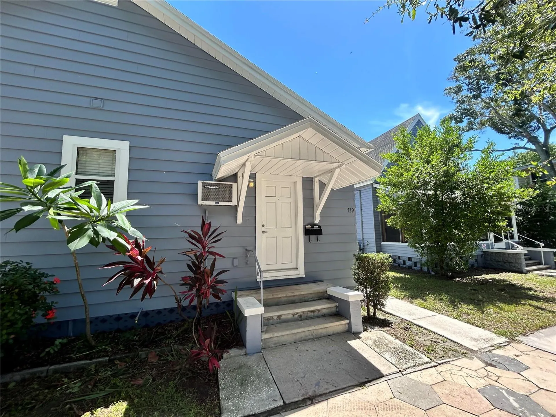 739 Dartmoor Street N St Petersburg FL 33701